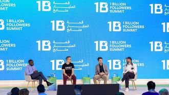 يتحول تمويل اقتصاد المبدعين إلى المبدعين أنفسهم.