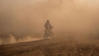 لاتيجان يتصدر سباق السيارات في المرحلة الرابعة من رالي داكار