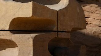 يفتتح معرض Desert X Al-Ula 2026 مساحة فنية في الهواء الطلق