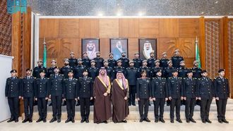 استقبل الحاكم موظفي مركز الطوارئ 911