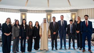 طلاب كلية مينلو في الإمارات العربية المتحدة