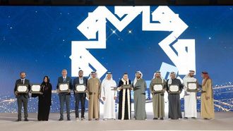 حمدان بن زايد يكرم الفائزين بجائزة الرواية الذهبية لعام 2025