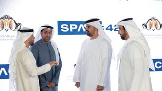 تعاون طائرات الهوبارا بدون طيار المزودة بالذكاء الاصطناعي