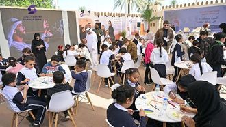 نهيان بن مبارك يدير قافلة الهوية الوطنية