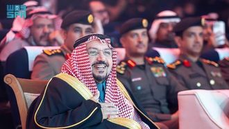 الأمير فيصل يدعم مسرح القصيم