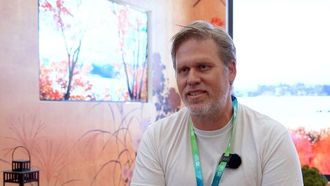 تسليط الضوء على سفير سوني في قمة المليار متابع