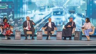 تؤثر السياسات التجارية على أسواق العمل والنمو