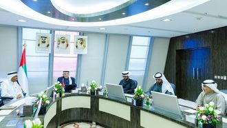 تحديثات اجتماع مجلس إدارة جامعة الإمارات العربية المتحدة لعام 2026 بشأن مناهج الذكاء الاصطناعي