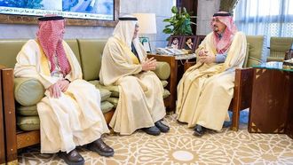 محافظ الرياض يشيد بجوائز القائمة الخضراء واليونسكو