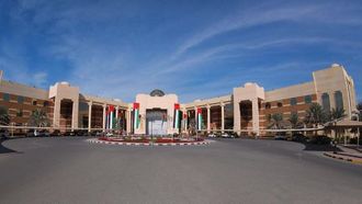 جامعة عجمان تحتفل بتخريج 450 طالباً في دفعة 2026