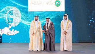 حاكم الشارقة يفتتح مؤتمراً للغات الذكاء الاصطناعي