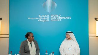 دروس الطاقة الشمسية لوزير سيشل من هيئة كهرباء ومياه دبي