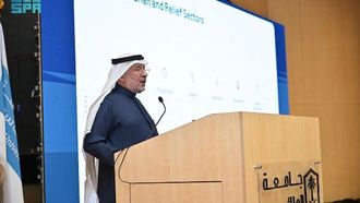 الإنسانية في الطب: الدكتور الربيعة يلقي محاضرة