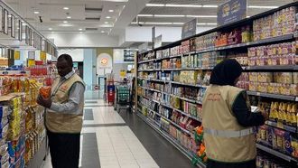 عمليات تفتيش سلامة الأغذية في أم القيوين خلال شهر رمضان