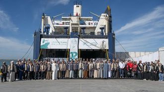 شركة صقر الإماراتية تسلم 4000 طن إلى غزة