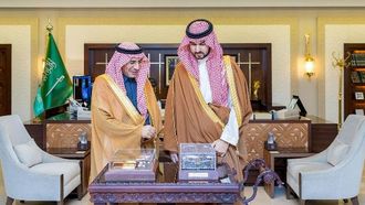 نائب المحافظ يلتقي الرئيس التنفيذي لمطارات الدمام