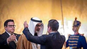 منحت الإكوادور وسام الاستحقاق الوطني لولي عهد الإمارات العربية المتحدة