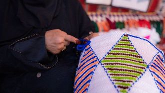 يعرض برنامج ليالي رمضان الحرف اليدوية النسائية البهائية