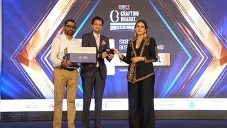 Yash Agarrwal Wins Entrepreneurial Excellence Award