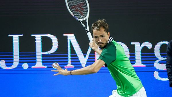 Medvedev Wins First Round in Dubai Medvedev Wins First Round in Dubai
