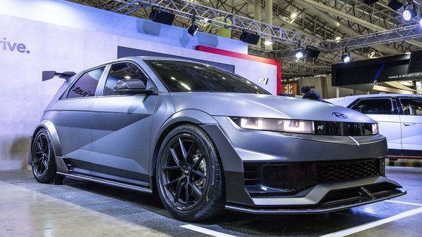 Revolutionary Carbon Hybrid Wheel Unveiled