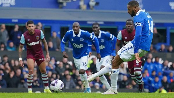 Dyche Demands Better Everton Finishing Dyche Demands Better Everton Finishing