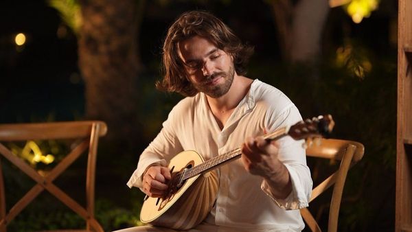 Greek Night at   la   la