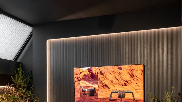 Bentley's New Office Line at Milan 2024