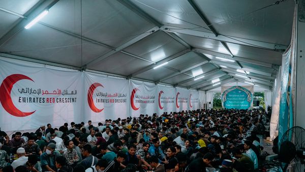 12K Daily Iftar Meals at Sheikh Zayed Mosque