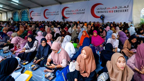 12K Daily Iftar Meals at Sheikh Zayed Mosque