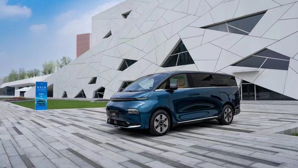 LEVC's Luxury Electric L380 Interior