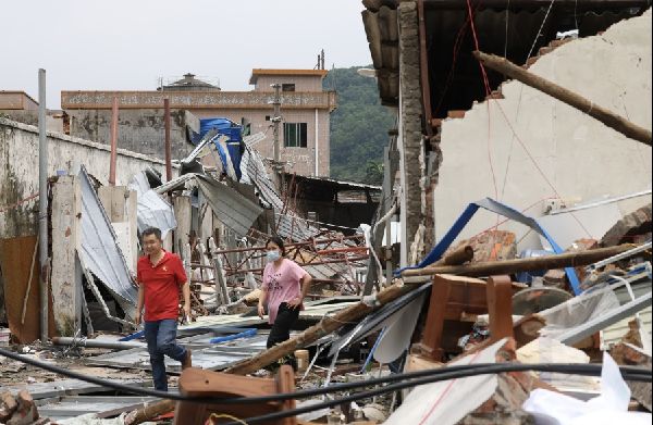 Guangzhou Tornado: Deaths & Damage Guangzhou Tornado: Deaths & Damage