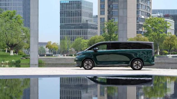 LEVC's Luxury Electric L380 Interior