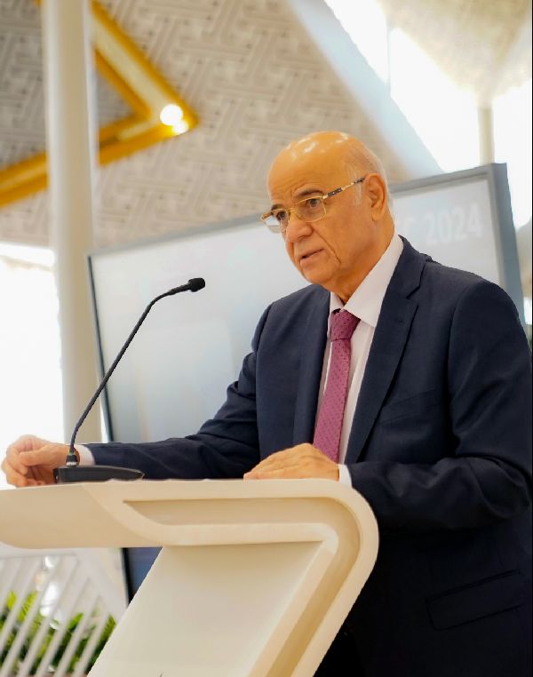 E-Commerce & Cybersecurity Focus at Sharjah