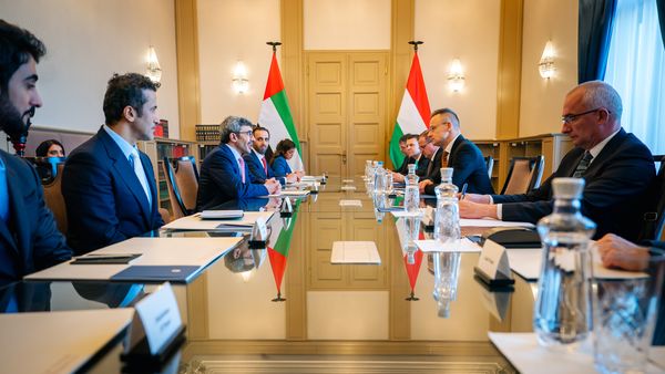 UAE-Hungary Strengthen Ties