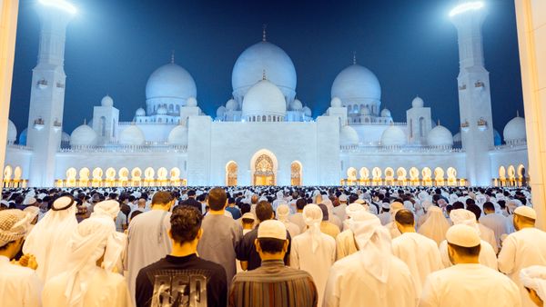70,000+ at Sheikh Zayed Mosque Prayers