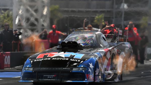 Stewart, Hagan Excel in NHRA Las Vegas Finals