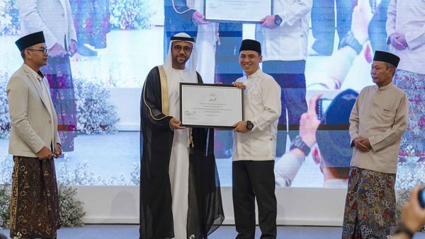 Solo Mosque Marks Humanitarian Day