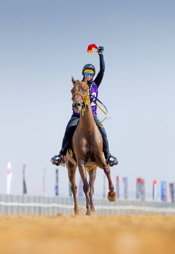 Laila Al Marzouqi Eyes European Races