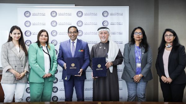 Dubai Uni and Hayford Ink Training MOU