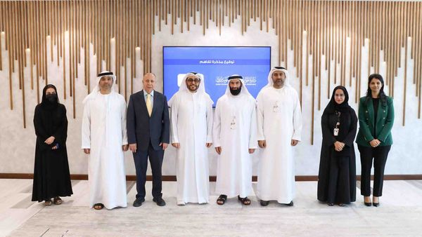 Dubai Government and Hamdan Bin Mohammed Smart University Sign MOU