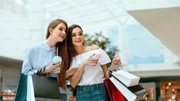 Gold Apple Opens in Doha