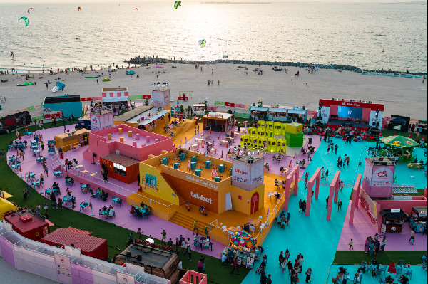 Beach Canteen Lights Up Dubai Festival