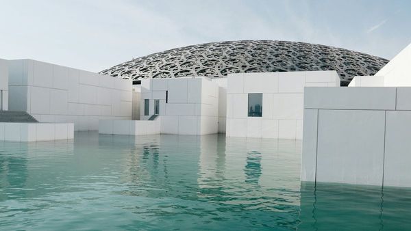 Art Exhibition Bridges Cultures