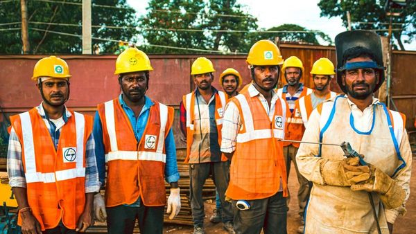 Avoid UAE Visa and Labour Fraud