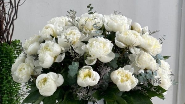 Eid al-Adha Peony Gifts in UAE