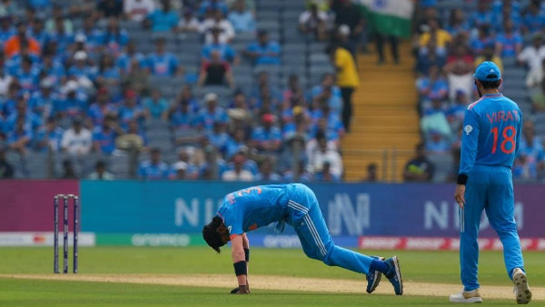 Fans Support Pandya Amid Divorce Rumours Fans Support Pandya Amid Divorce Rumours