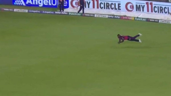 Powell's Catch Shocks IPL Powell's Catch Shocks IPL