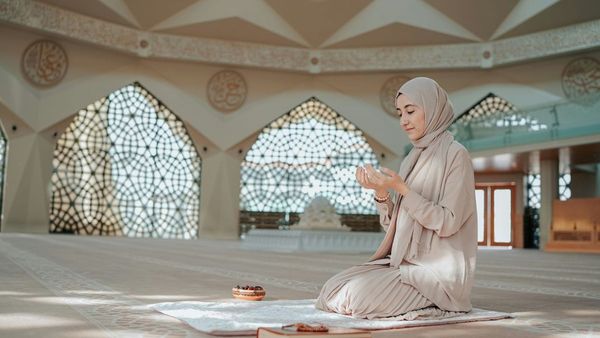 Namshi s Trending Abaya Fashion