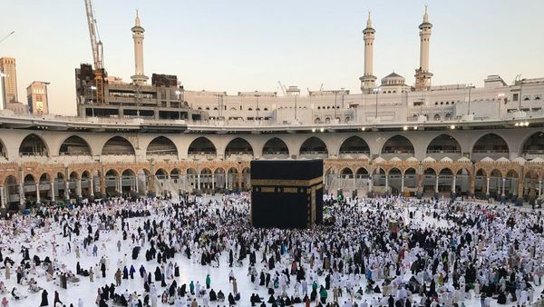 1 5M Start Hajj in Mina